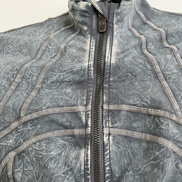 Additional photos for Lululemon Jacket - NOT FOR SALE - Picture 4 of 8